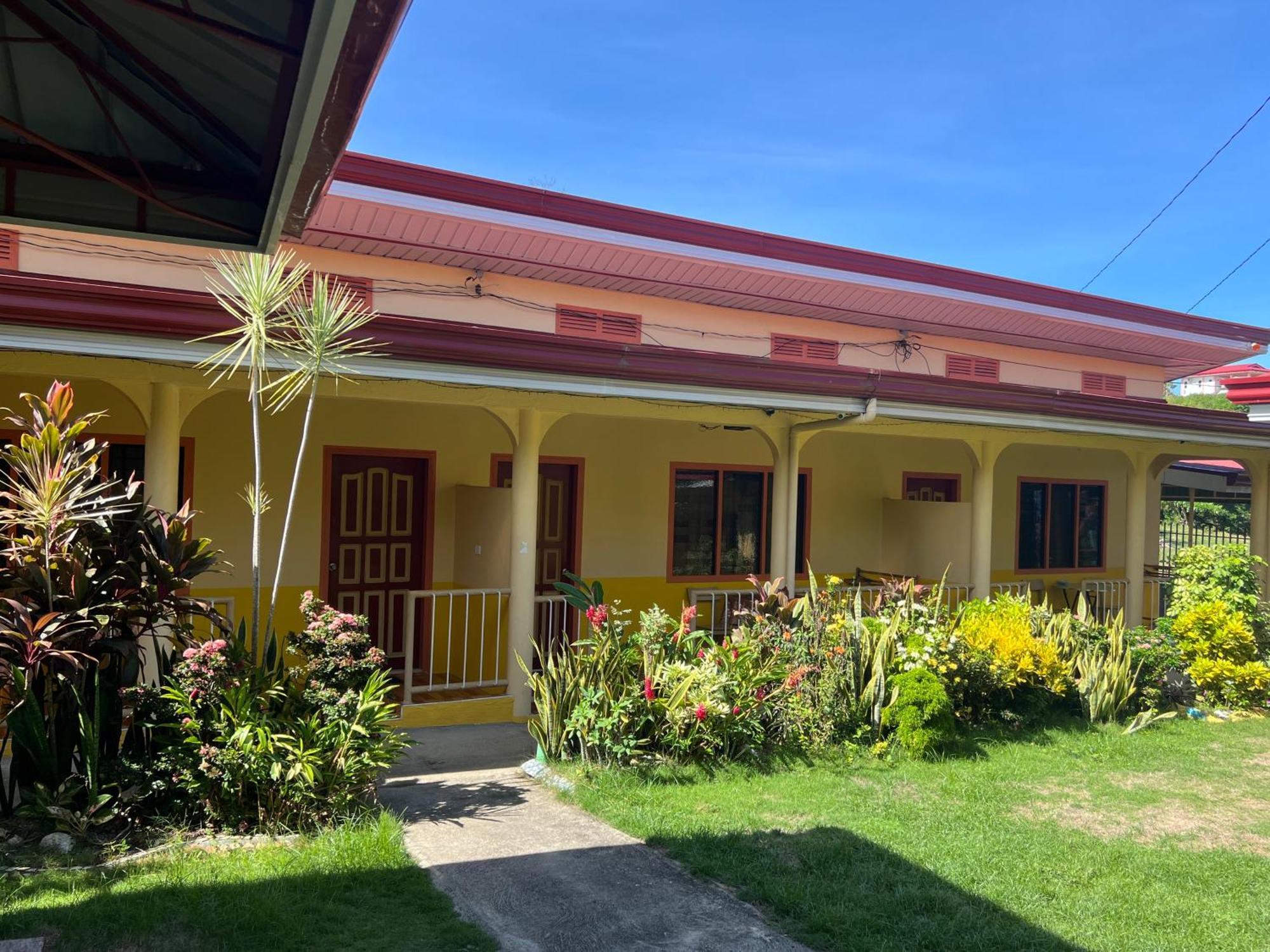 Uptown Guesthouse Siquijor Dış mekan fotoğraf