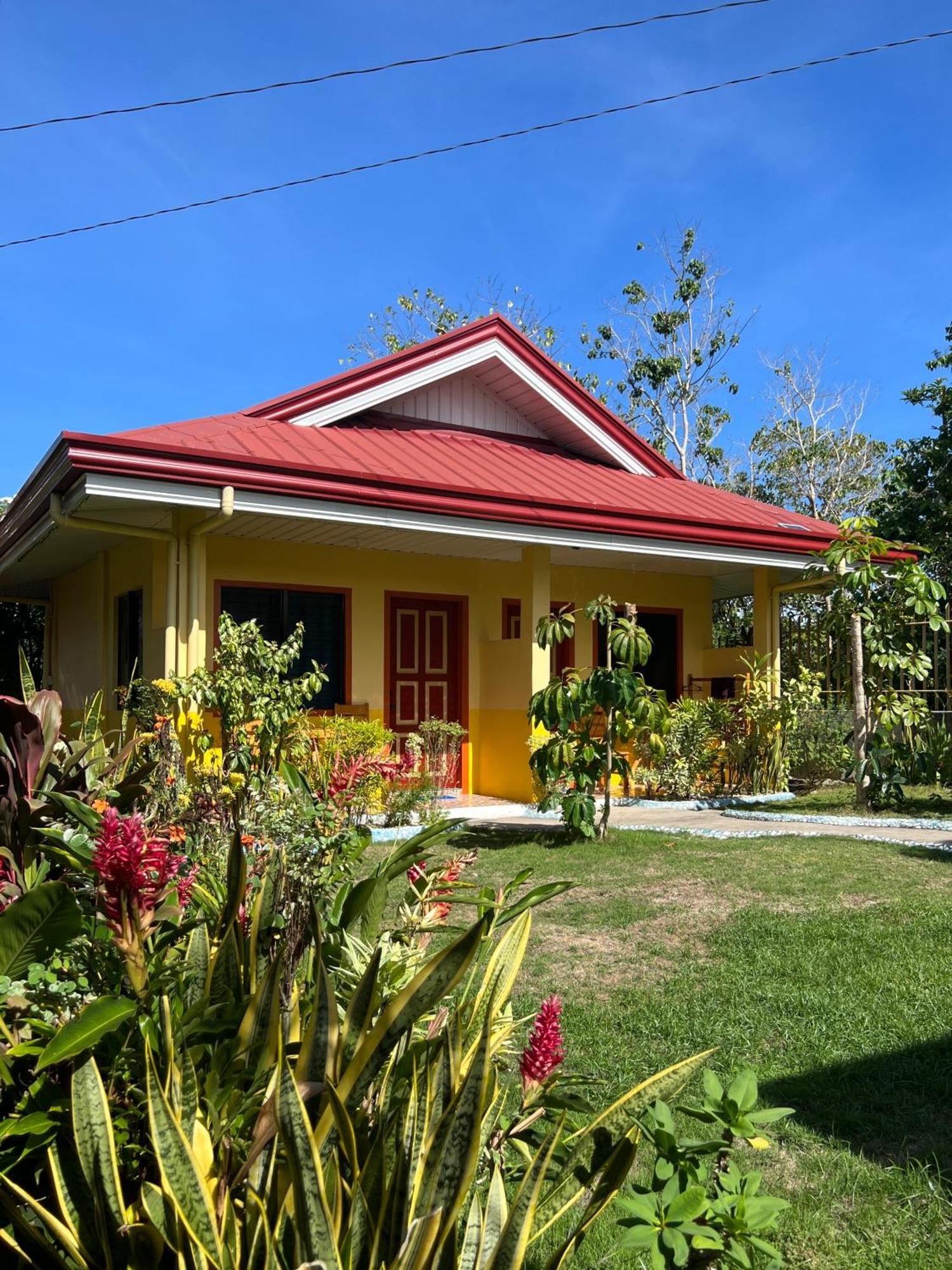 Uptown Guesthouse Siquijor Dış mekan fotoğraf