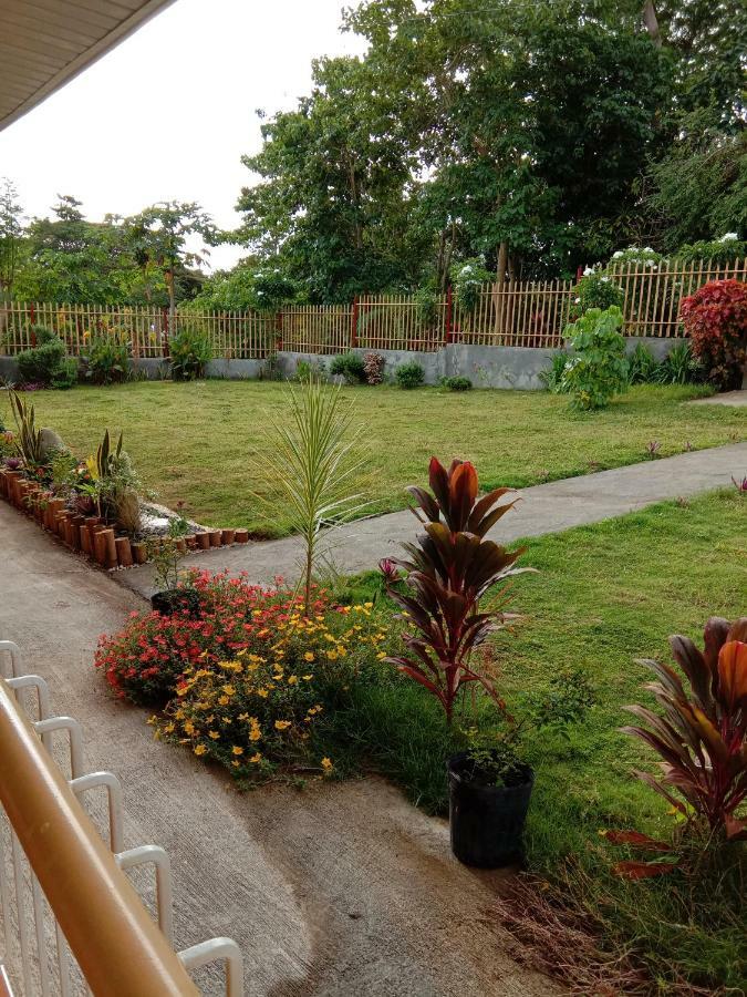 Uptown Guesthouse Siquijor Dış mekan fotoğraf