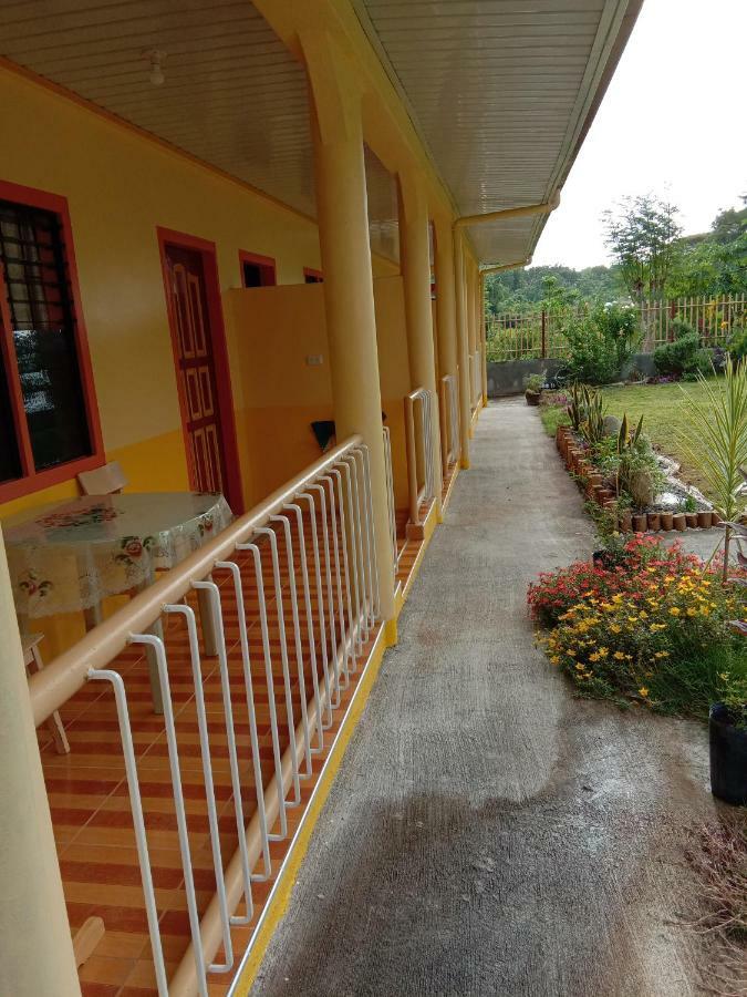 Uptown Guesthouse Siquijor Dış mekan fotoğraf