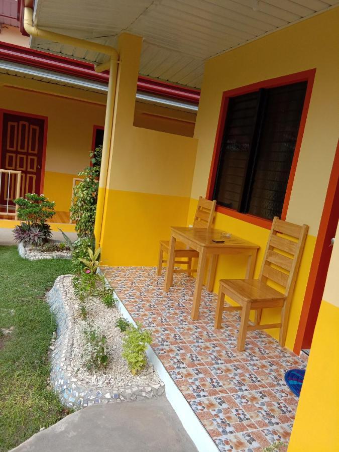 Uptown Guesthouse Siquijor Dış mekan fotoğraf